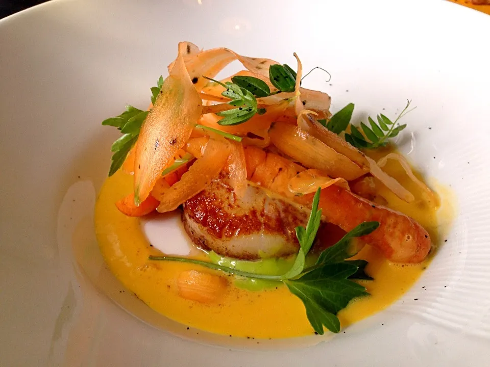 Scottish scallop & carrot sauce|willzさん