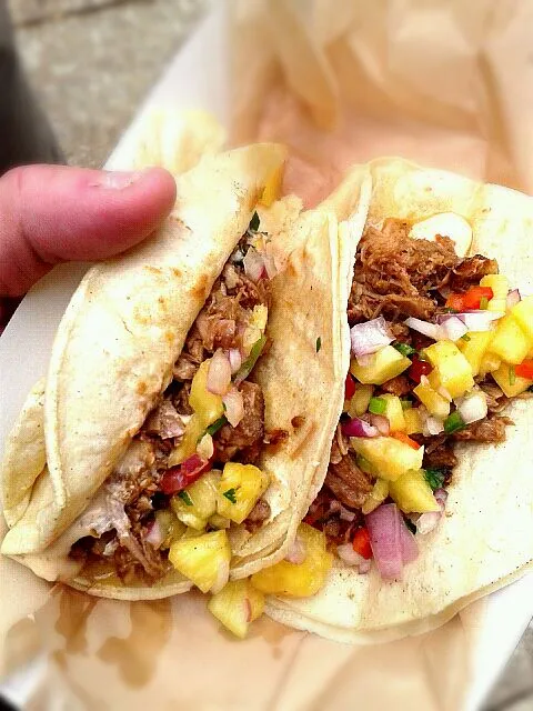 pork taco with puneapple salsa|ryan goldenさん