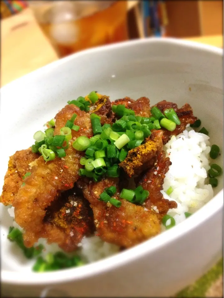 鶏皮から揚げ カレー味丼|寺尾真次さん