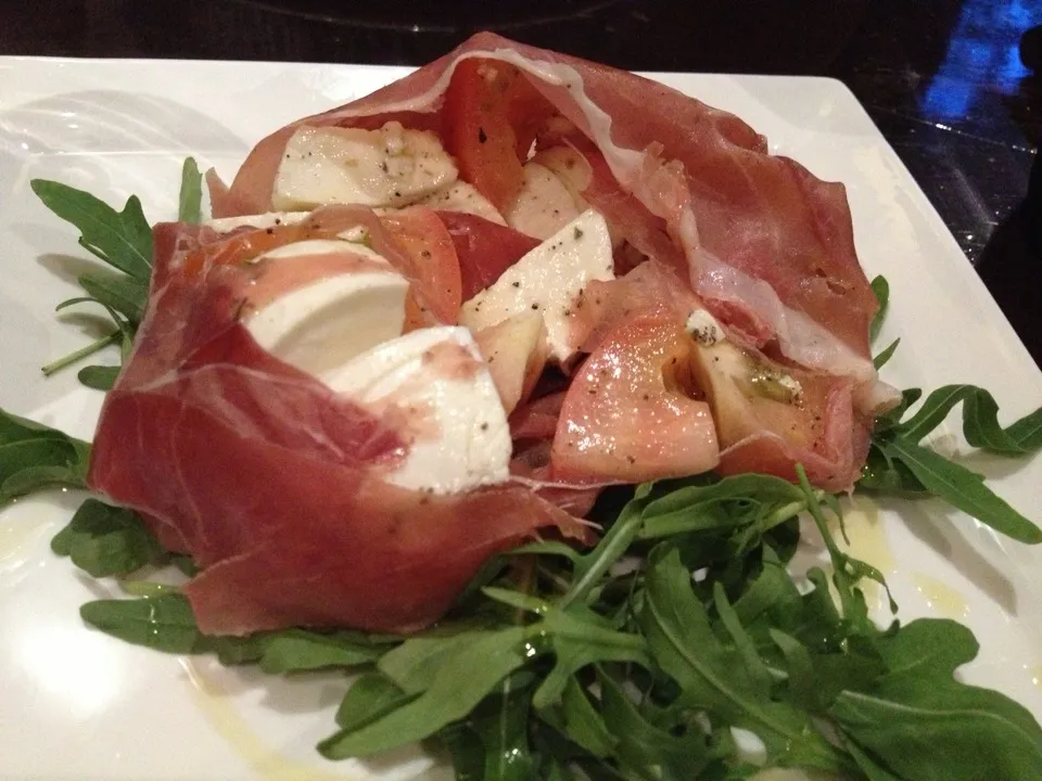 parma ham, mozzarela, and tomato|AmeSabさん