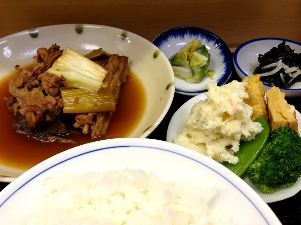 ねぎま煮の定食とサラダ盛合せ @魚竹|流線形さん