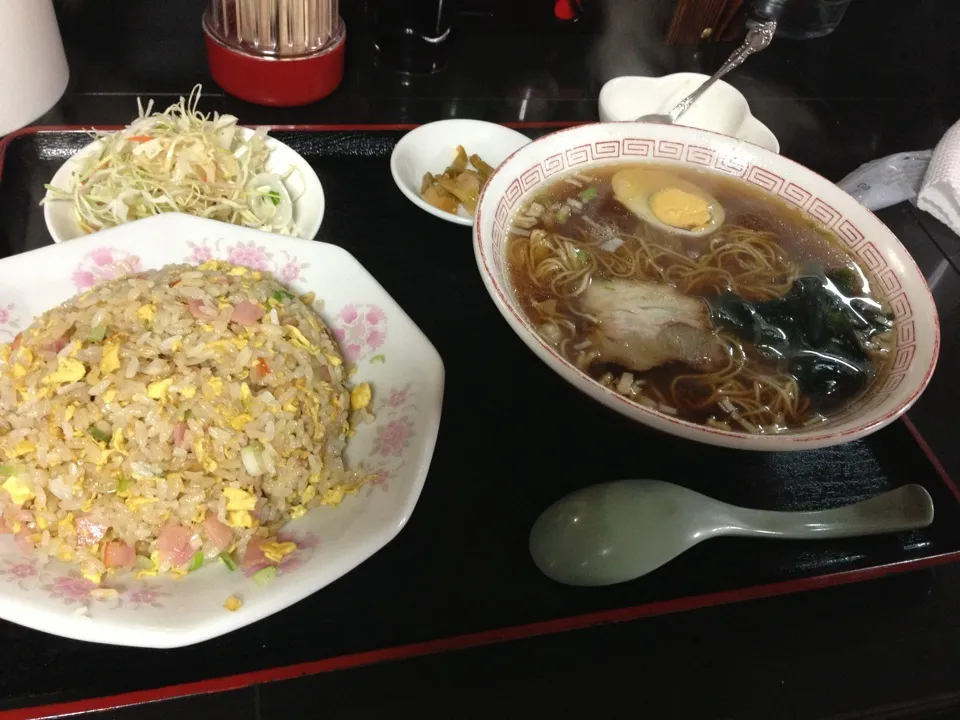 Snapdishの料理写真:おすすめセット⭐ラーメン＆チャーハン|こうじさん