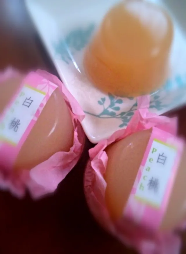 Snapdishの料理写真:White peach jelly🍑白桃ゼリー|🌈Ami🍻さん