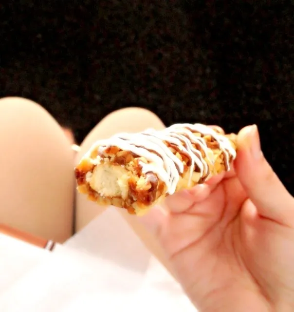 Peanuts Caramel Pretzel Rods|FRさん