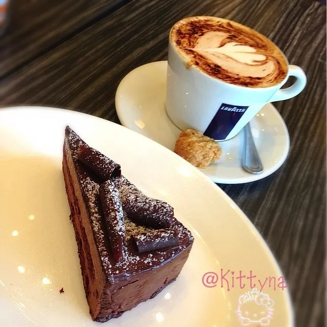 Double Decker Chocolate Mousse (∀`
Cappuccino☕✨|🎀Kittyna🌸さん