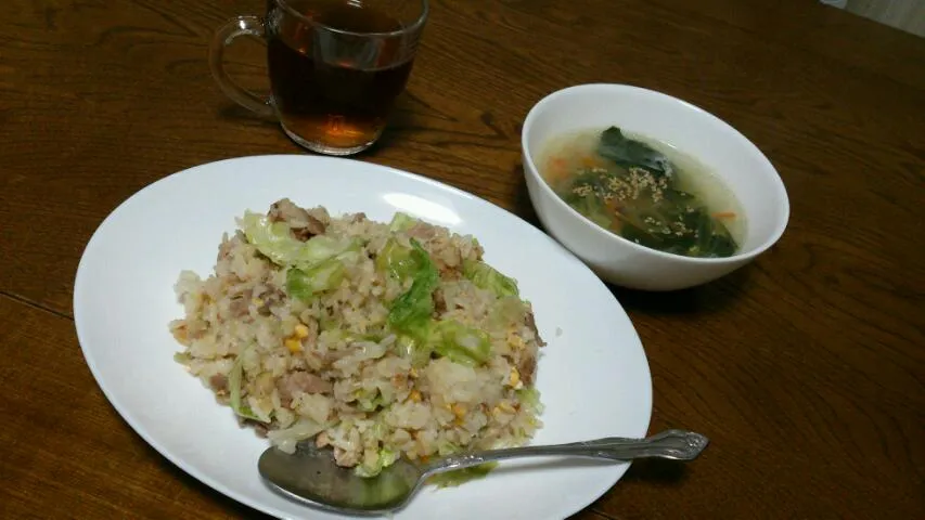 レタスたっぷりチャーハン＆ほうれん草の春雨スープ|えっちゃんさん