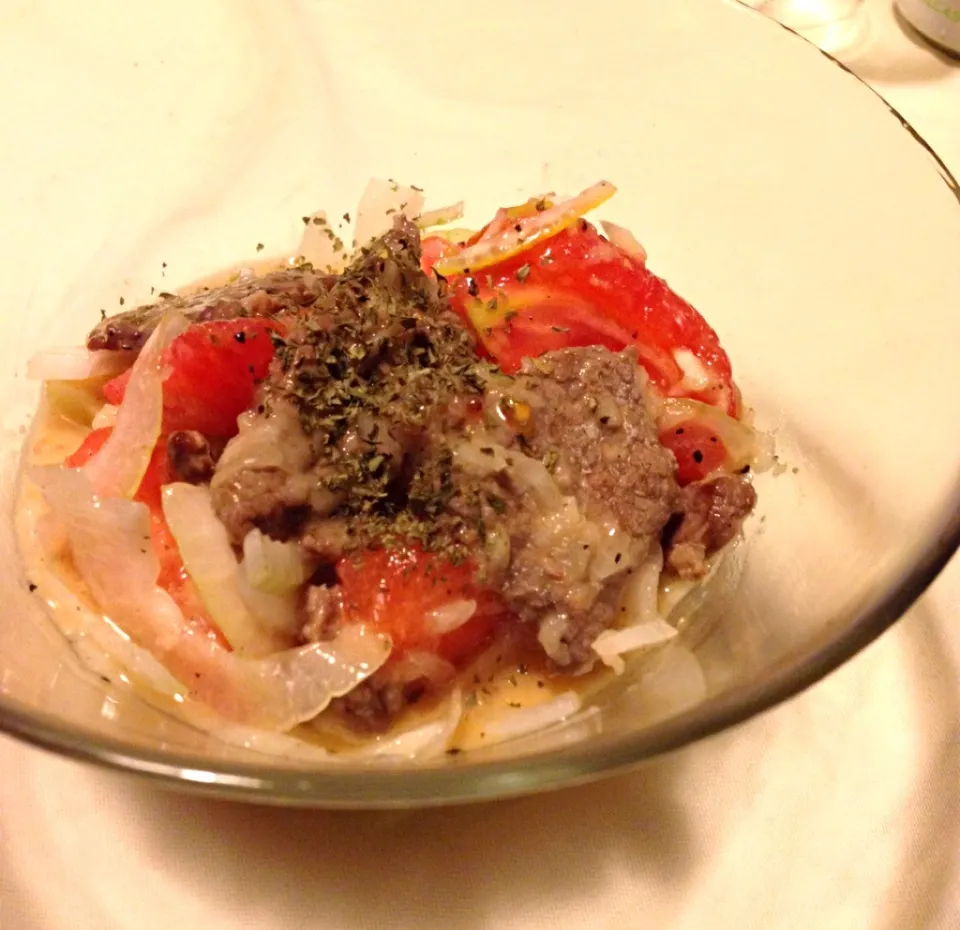 Snapdishの料理写真:Marinated pork and tomato with onion 豚バラとトマトのオニオンマリネ|あやさん