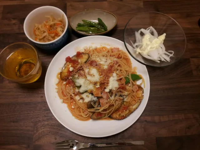 ナスとスナップえんどうのトマトパスタ☆|ユャッピーさん