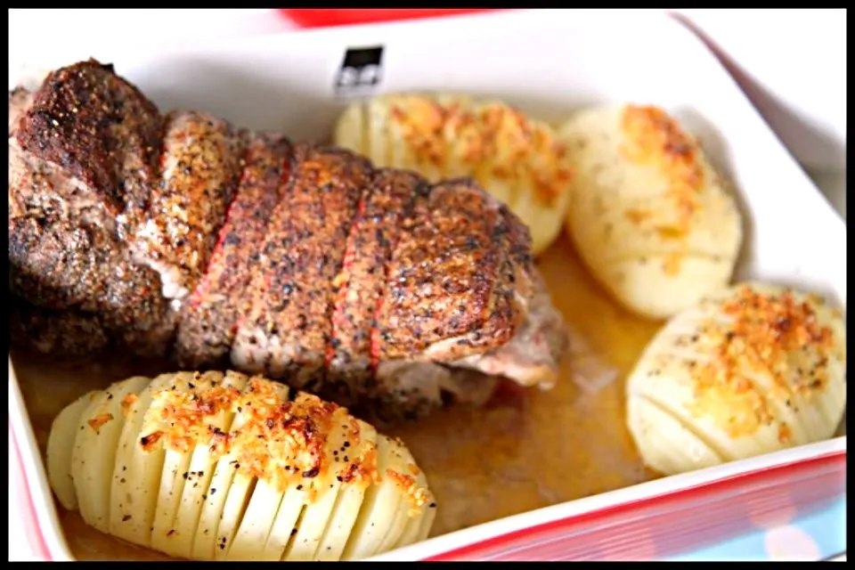 Lamb roast with hasselback potatoes|moonbunnyさん