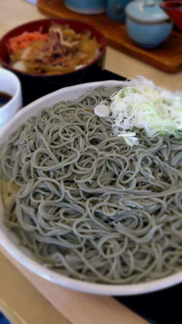 へぎ蕎麦と豚丼セット|石田尚之さん