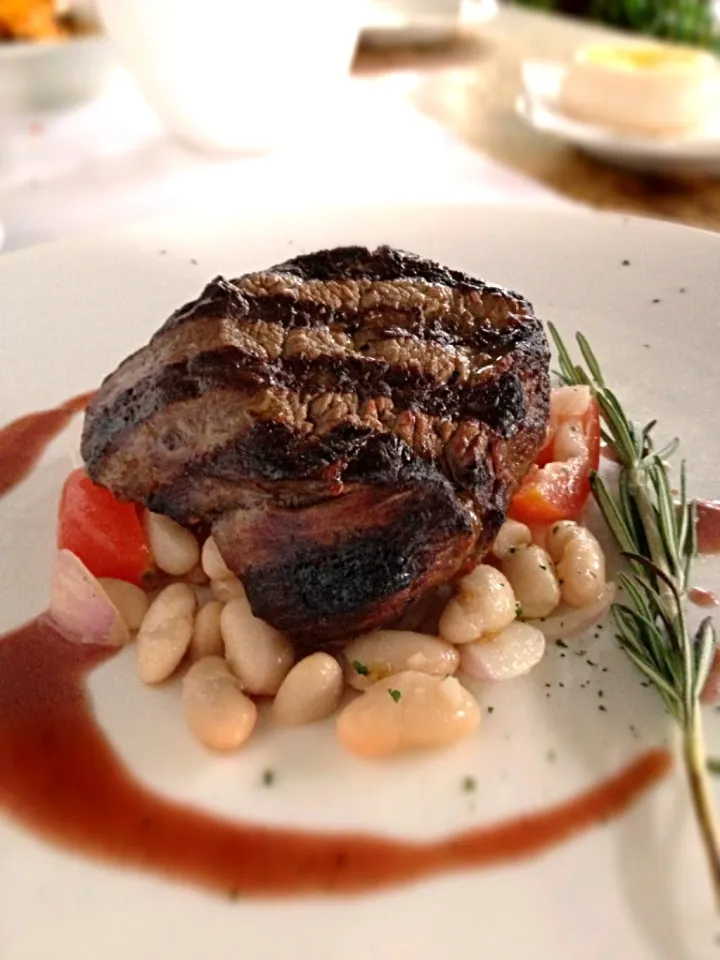 Grilled tenderloin with bean & tomato salad|12Dragonさん