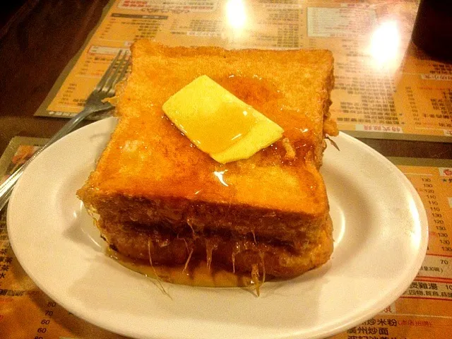 Snapdishの料理写真:軍艦法蘭西（fried peanut butter sandwich with honey butter)🍯🐝|Nonononoさん