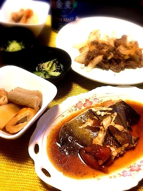 Snapdishの料理写真:カレイ煮付け、プルコギ、酢の物、おでん。|yukoさん