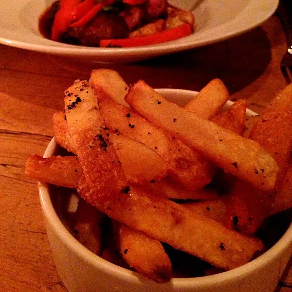 The Pawn - Fat chips with parmesan and truffle|sweeettooothさん