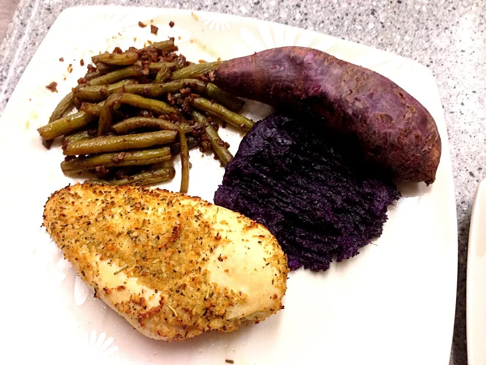 Lemon crusted chicken w/garlic green beans & purple sweet potato|tarah carrさん