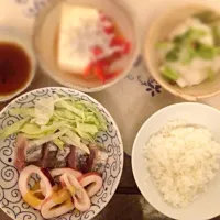 Snapdishの料理写真:Katsuo tataki and Tofu. 2013/5/22 Dinner.|Comer Ruyeeさん