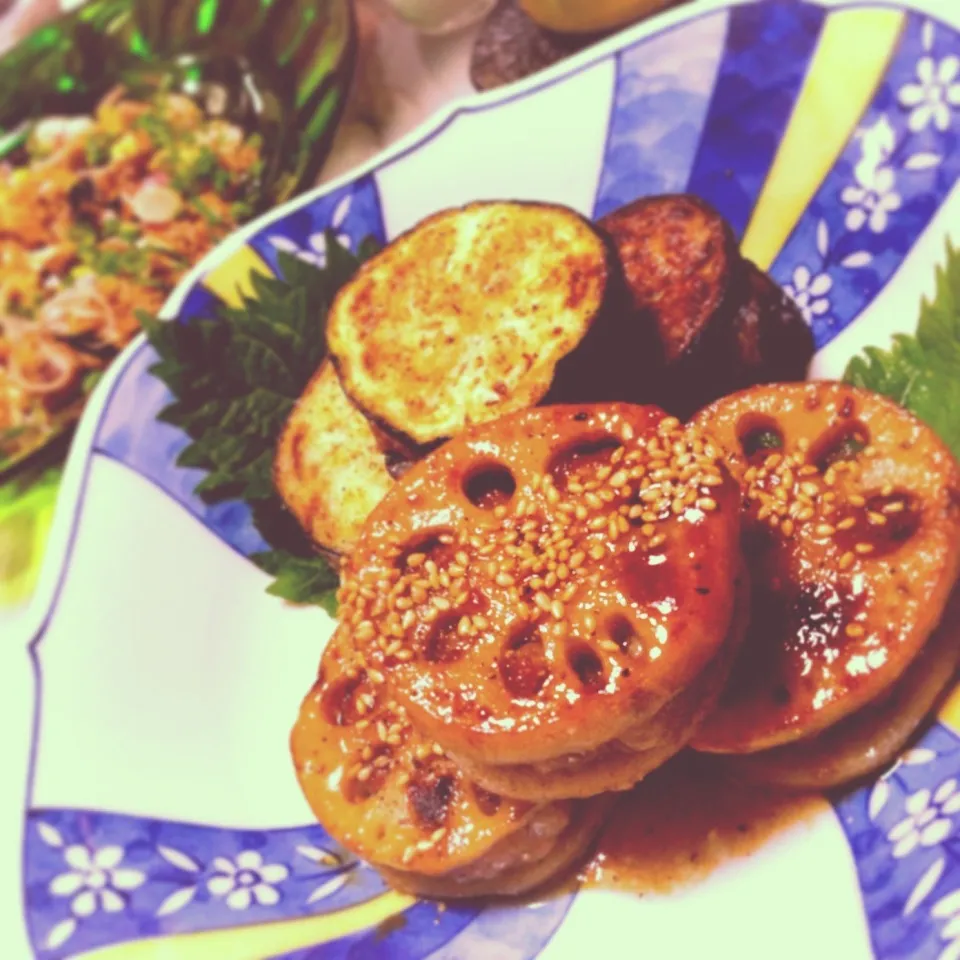 今日の休日トモコンダテは蓮根と茄子の挽き肉挟み焼き🍖🍆💛|🇯🇵ともこちゃん。さん