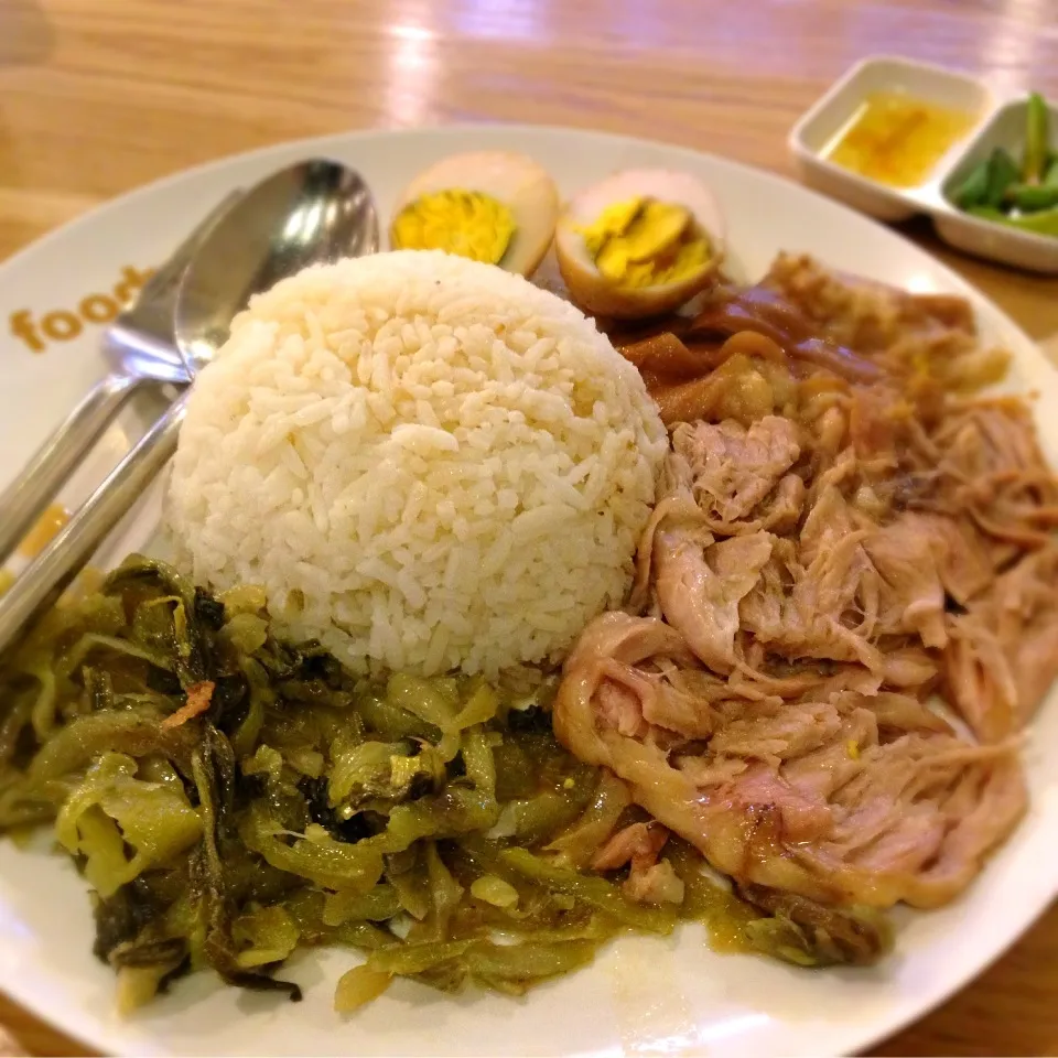 ข้าวขาหมู Pork leg with rice+egg, kao-ka-moo|Tunaさん