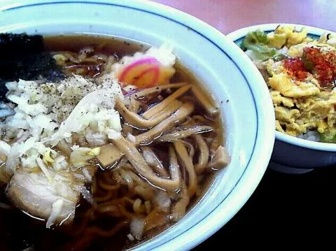 ♢＊♢サービスランチ♢＊♢～ラーメン＆ネギ玉丼<小>～|のものも🍻さん