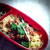 水菜とひき肉で汁なしジャージャー麺|さきさん