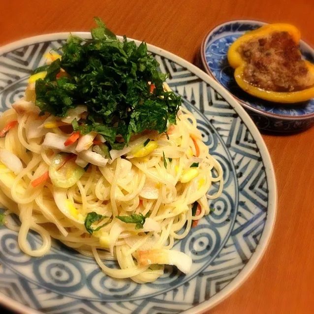 いろいろ野菜の冷製スパゲティとパプリカの肉詰め|mikochieさん