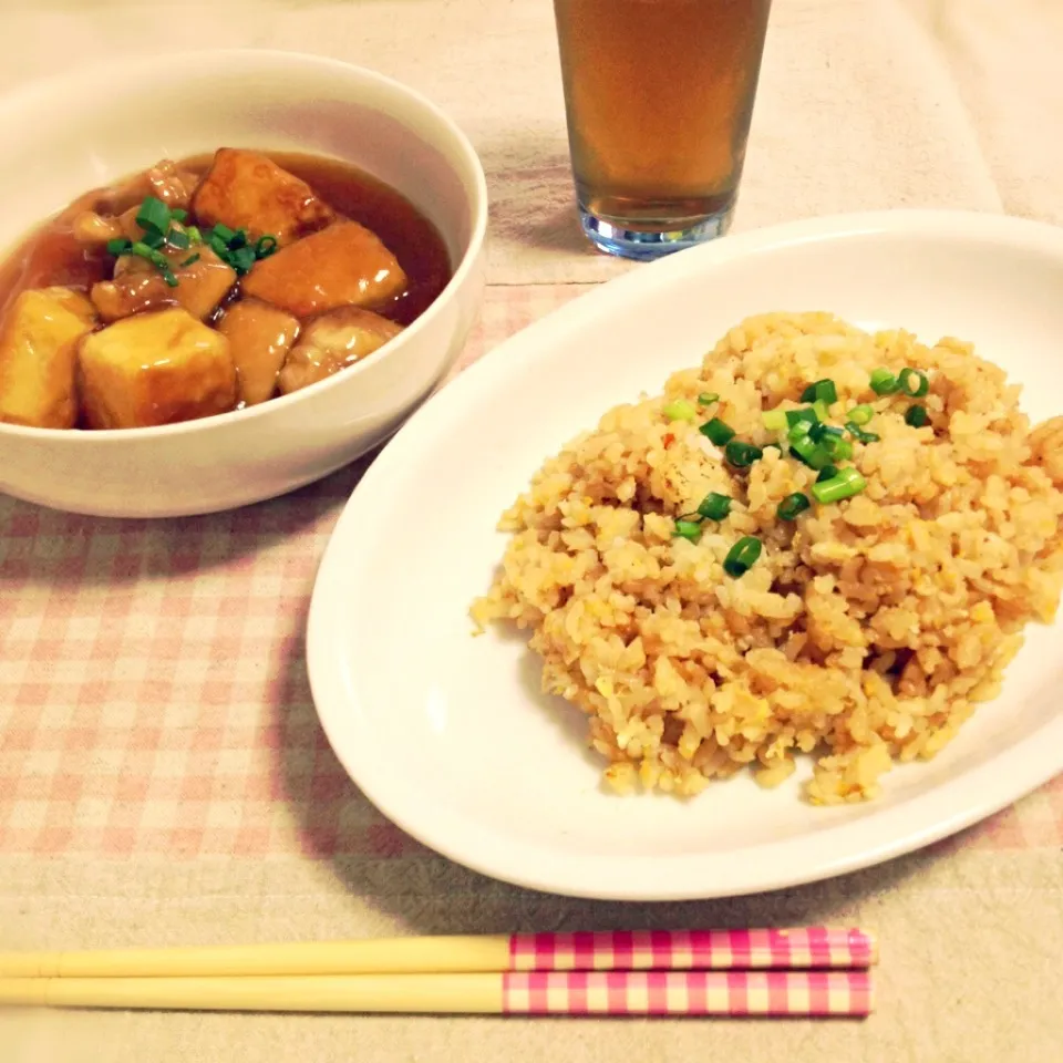 厚揚げと鶏肉の和風とろとろ煮と棒棒鶏ソースのあまりでチャーハン★|tomoeさん