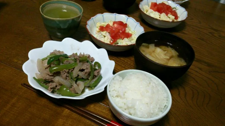 ピーマンと牛肉の炒め物＆ポテサラ＆キャベツの味噌汁|えっちゃんさん