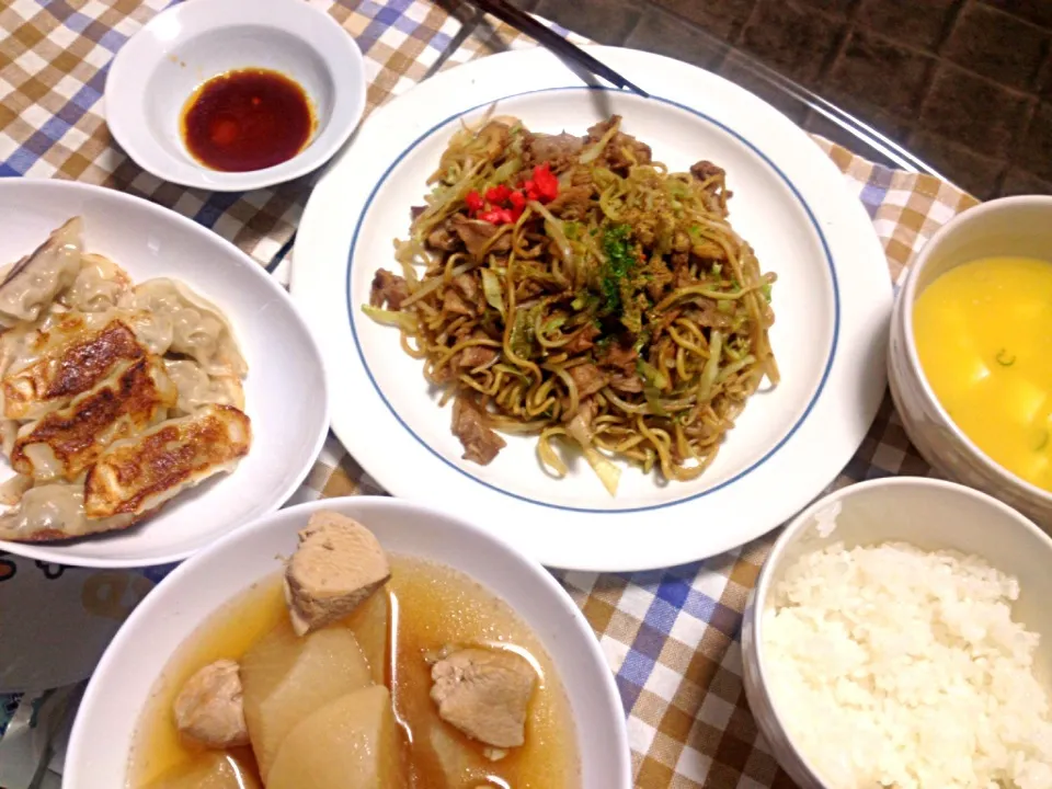 焼きそば、餃子、中華コーンスープ…|食いしん坊もりもりさん