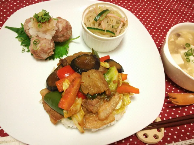 回鍋肉のっけご飯♪おろしポン酢肉団子☆春雨サラダ☆豆腐としめじの中華スープ(^^)|まゆみさん