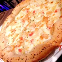 Snapdishの料理写真:Garlik Snowflakes Pizza|Somewell Gadianeさん