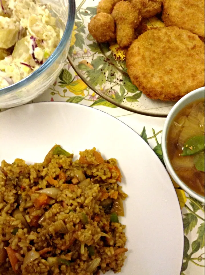 Dry Curry rice、Bean Burgers+Breaded Mushroom(frozen)、Potato Salad, Miso soup, ドライカレーご飯、ポテトサラダ、白菜と絹さやの味噌汁、豆コロッケとマッシュルーム揚げは冷凍食品|ずきみくさん