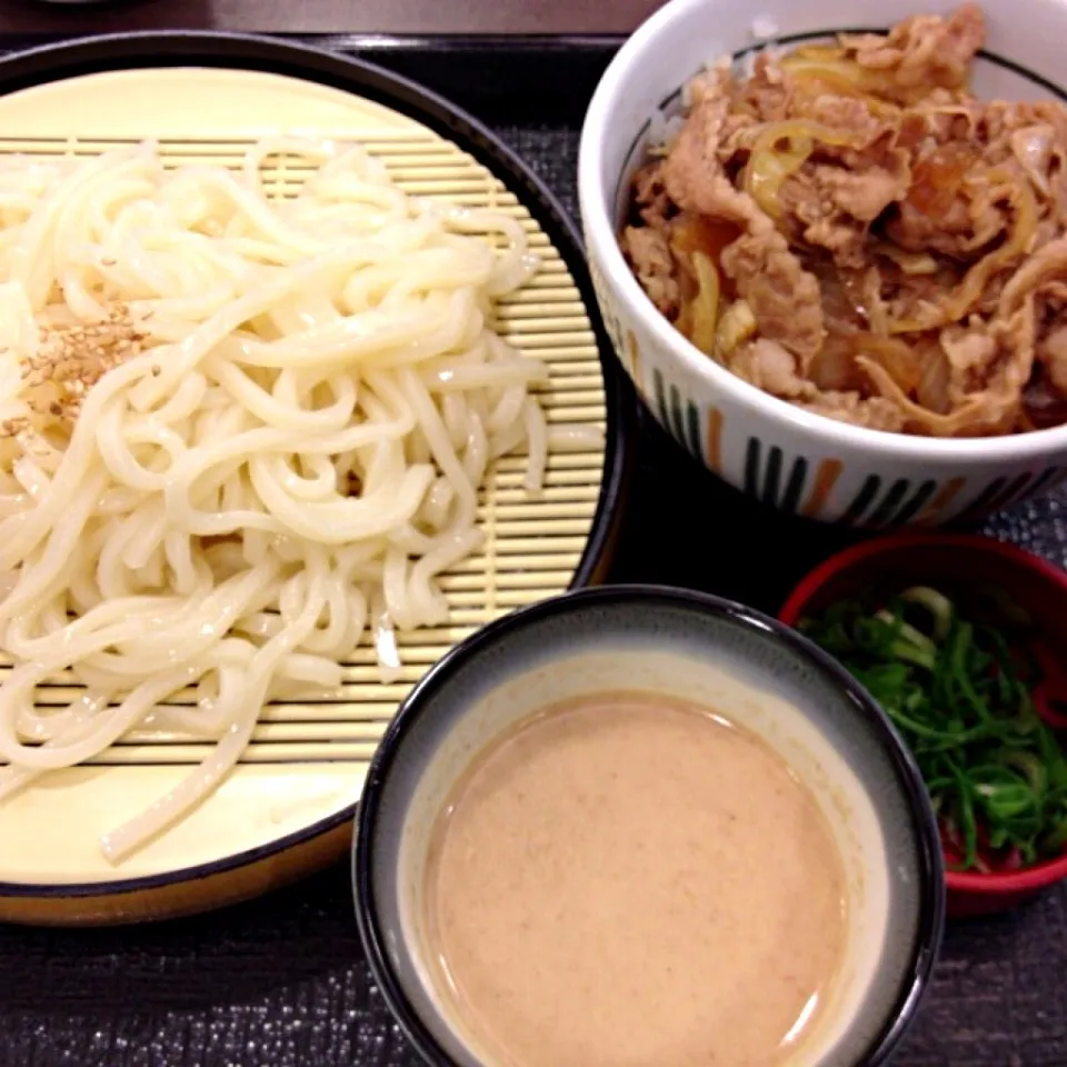 冷やし胡麻うどん  ミニ牛丼|るみおんさん