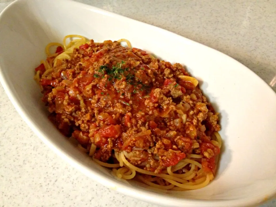 旦那さんの夕飯     ラザニア用に作ったボロネーゼソースでソースたっぷりパスタ🍝|chikoさん