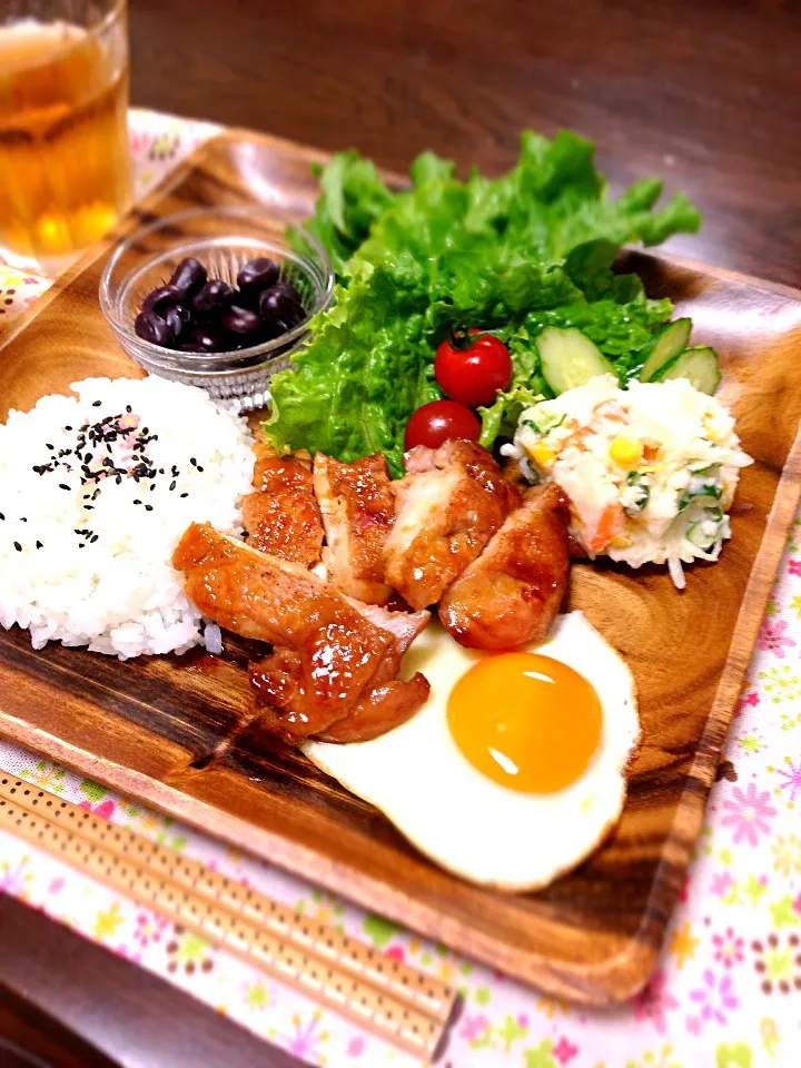 チキンステーキ目玉焼き添えプレートごはん|ユカさん