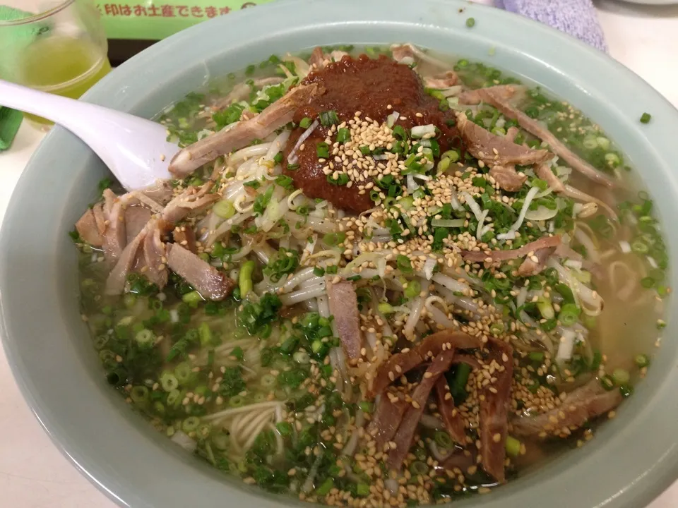 Snapdishの料理写真:もやし味噌ラーメン大盛り|まさとさん