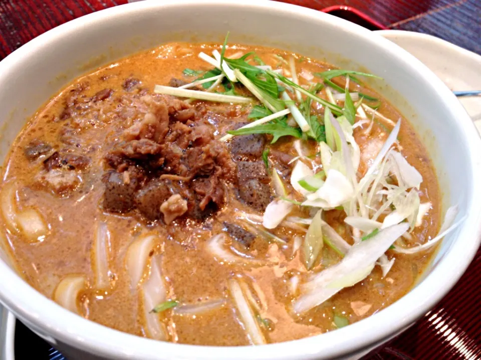 Snapdishの料理写真:牛すじカレーうどん@東京 古奈屋|yoko kitamuraさん