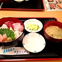 Snapdishの料理写真:海鮮丼|安川侑希さん