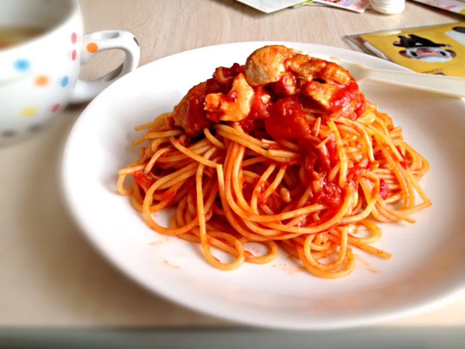 鶏肉とえのきのトマトソースパスタ|ぺーさん