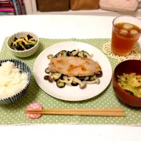 豚肉、茄子、しめじ  塩麹で味付け|おおのさん