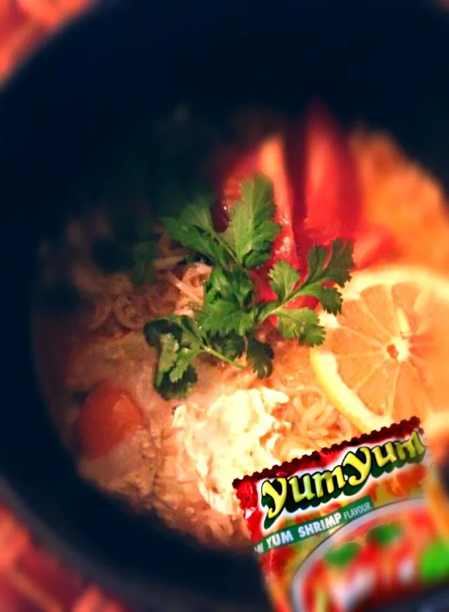 Midnight🌙Tom Yum Noodles🔥真夜中のﾄﾑﾔﾑｸﾝﾗｰﾒﾝ|🌈Ami🍻さん