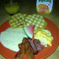 Snapdishの料理写真:Breakfast --- bacon ... Sausage ... Scrambled eggs... Grits... Waffles and watermelon !!!|nickey featherさん