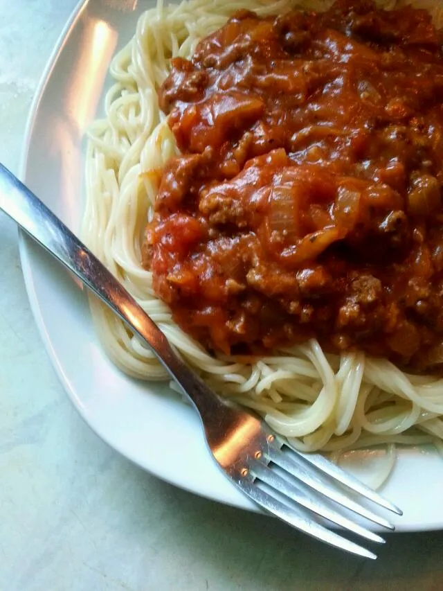 Spaghetti Bolognese (pasta and meat sauce)|Neil Oldhamさん