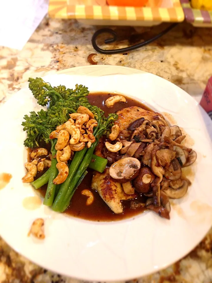 Chicken Marsala with broccoli rabe and caramelized cashews|Connor Kuciさん