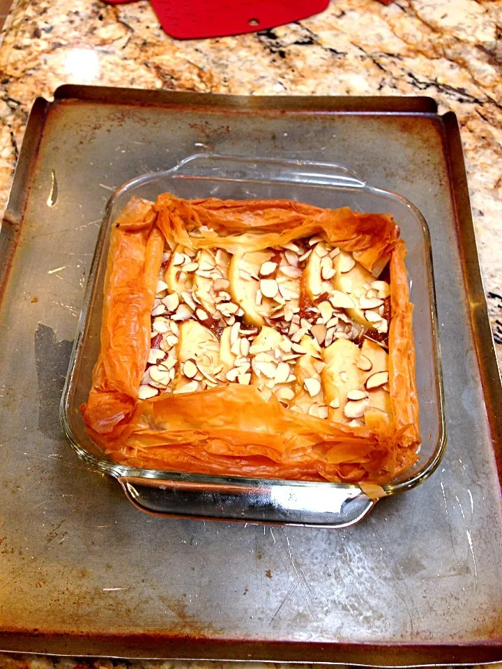 Snapdishの料理写真:Fig apple phyllo tart|Connor Kuciさん