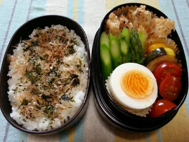 130526 今日のべんとう　鶏香草焼きと三色弁当|EUREKAさん