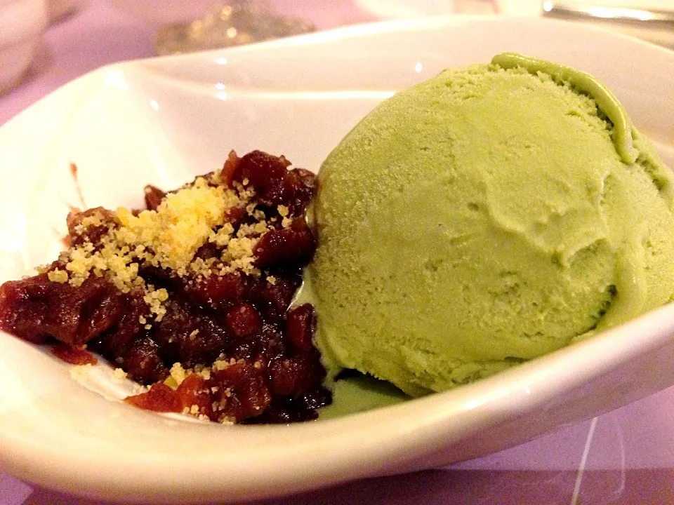 Green tea and red bean ice cream.|bhajibajiさん