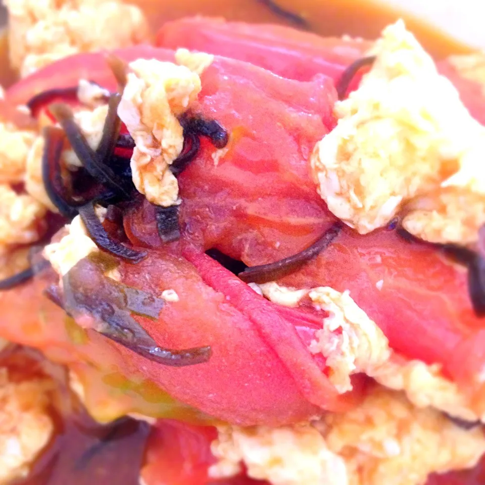 Snapdishの料理写真:トマト卵の塩昆布 炒め Sauteed tomato & egg w/ salted kelp|yummersさん