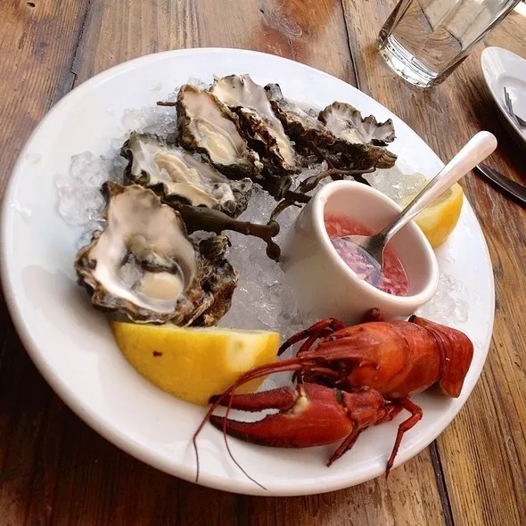 Oysters And Crawfish|Romeoさん