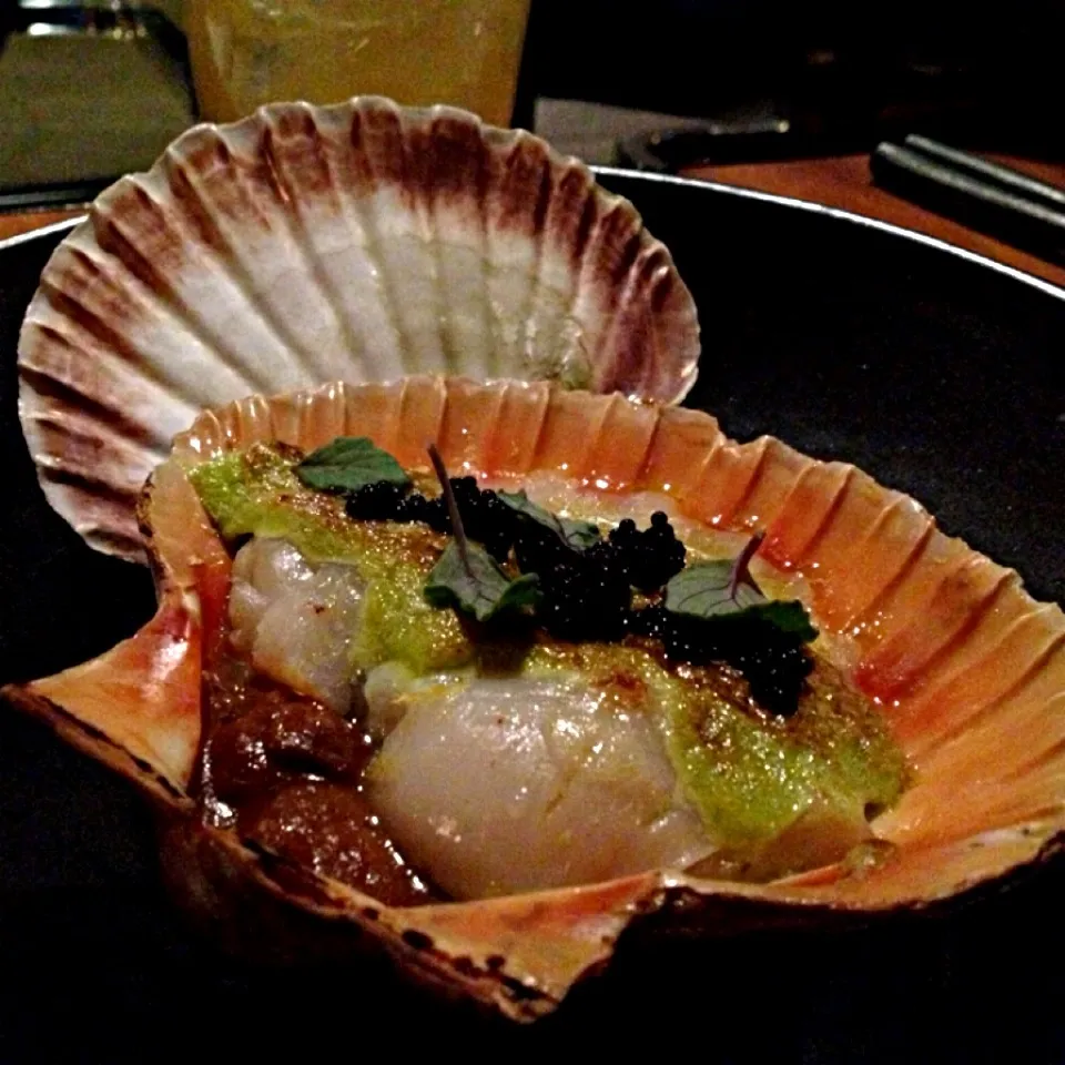 Snapdishの料理写真:baked hokkaido scallops|Cloudy Gさん