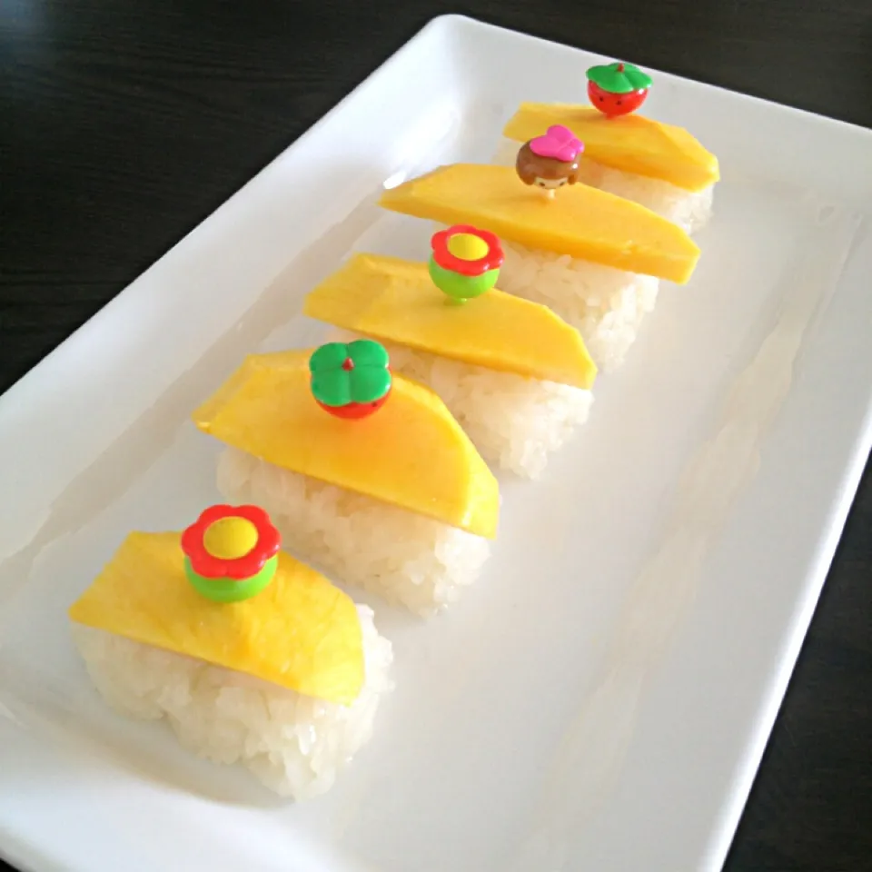 Sticky Rice w/ Mango Sushi|sodsai sumさん